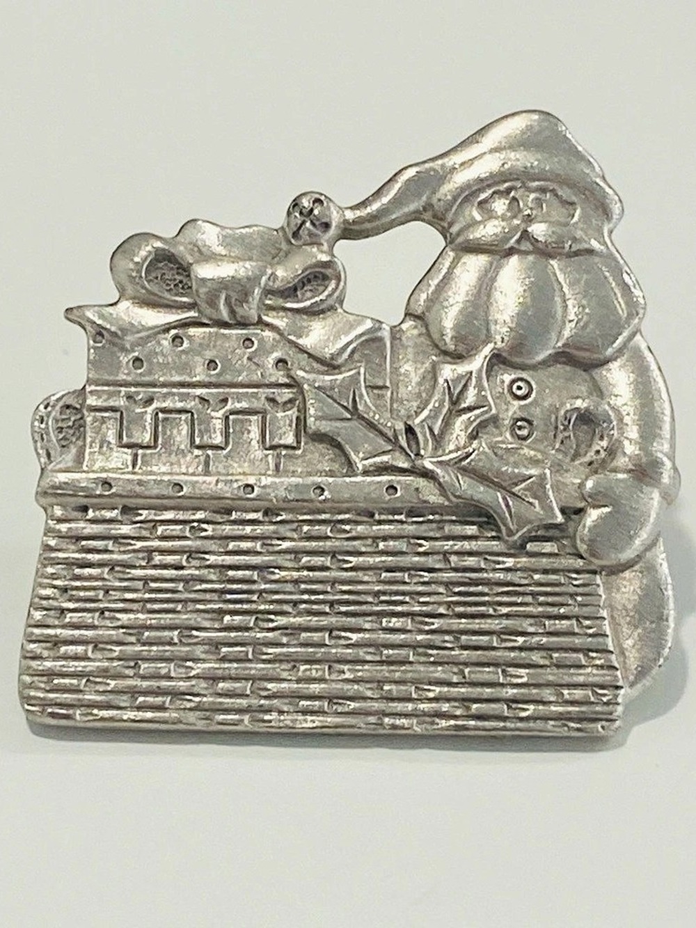 Vintage Pewter Santa Basket Lapel Pin Unsigned Christmas Gift Wrap Hat Tie Tack